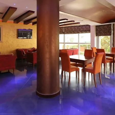 Hotel Gjuta Hotel 4*