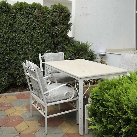 Hotel Gjuta Hotel 4*