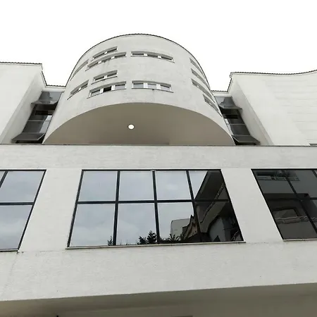 Hotel Hotel Gjuta 4*