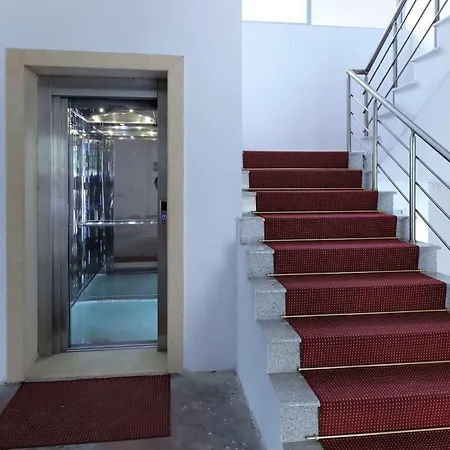 Hotel Gjuta Hotel 4*