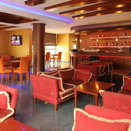 Hotel Gjuta 4* Tirana